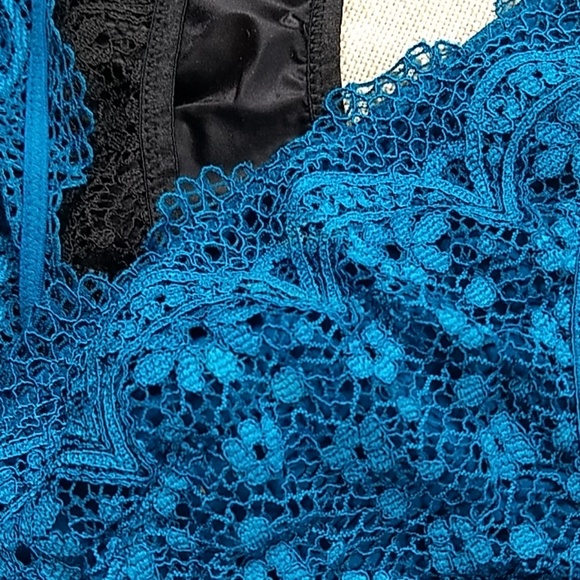 Victoria's Secret Lace Bralettes -sz Large - Picture 4 of 5